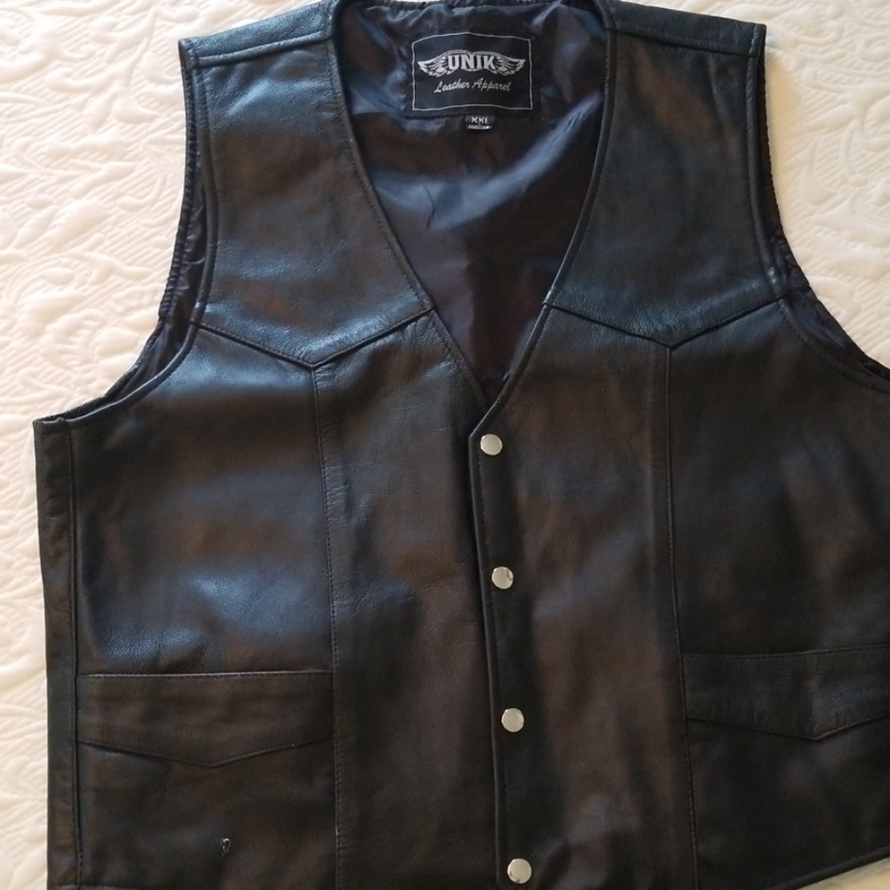 Unik Leather Vest (American Flag on Back!)